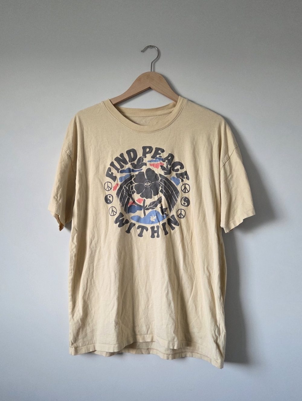 American Eagle "Find Peace Within" 100% Cotton Graphic Tee (Size M)